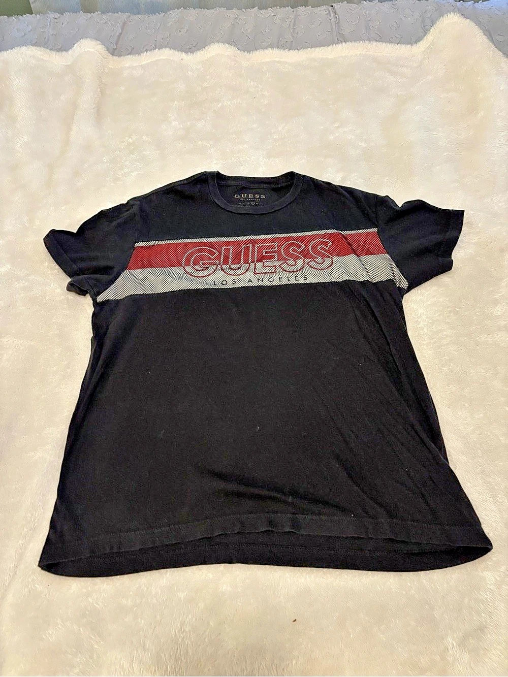 GUESS Graphic Color Block Tee in Black & Red Size Medium